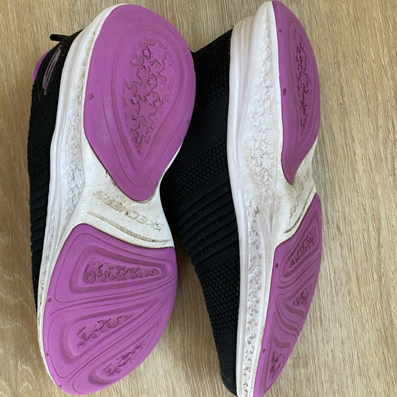 Sketchers Runners! - Picture 2 of 4